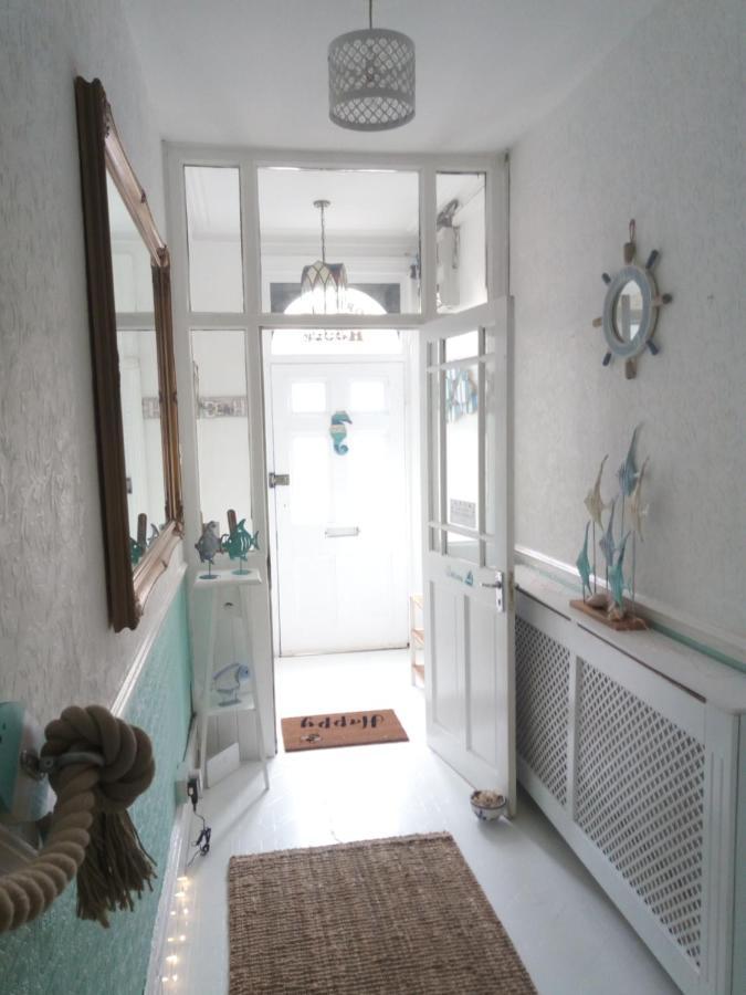 Happy Seaside Days In Combe Martin, Devon Apartment Exterior photo
