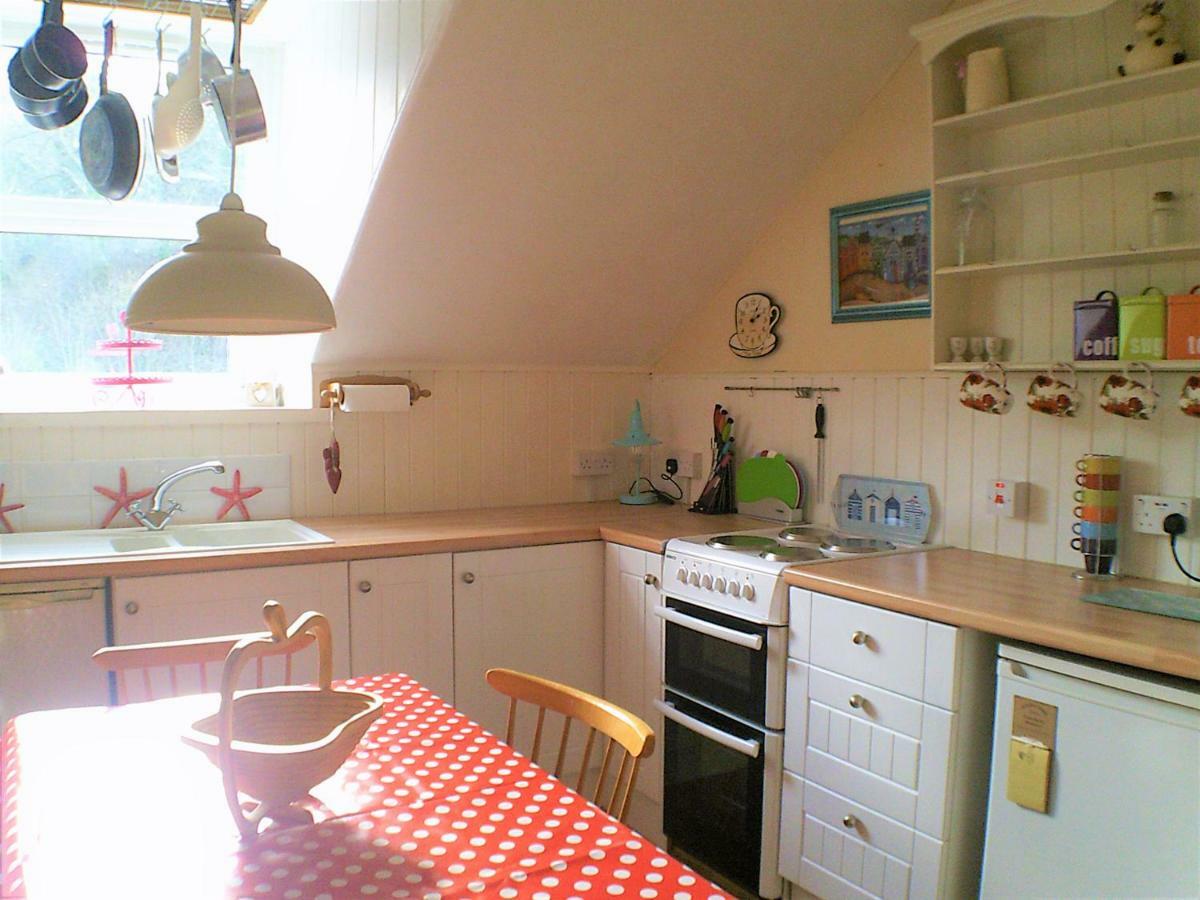 Happy Seaside Days In Combe Martin, Devon Apartment Exterior photo