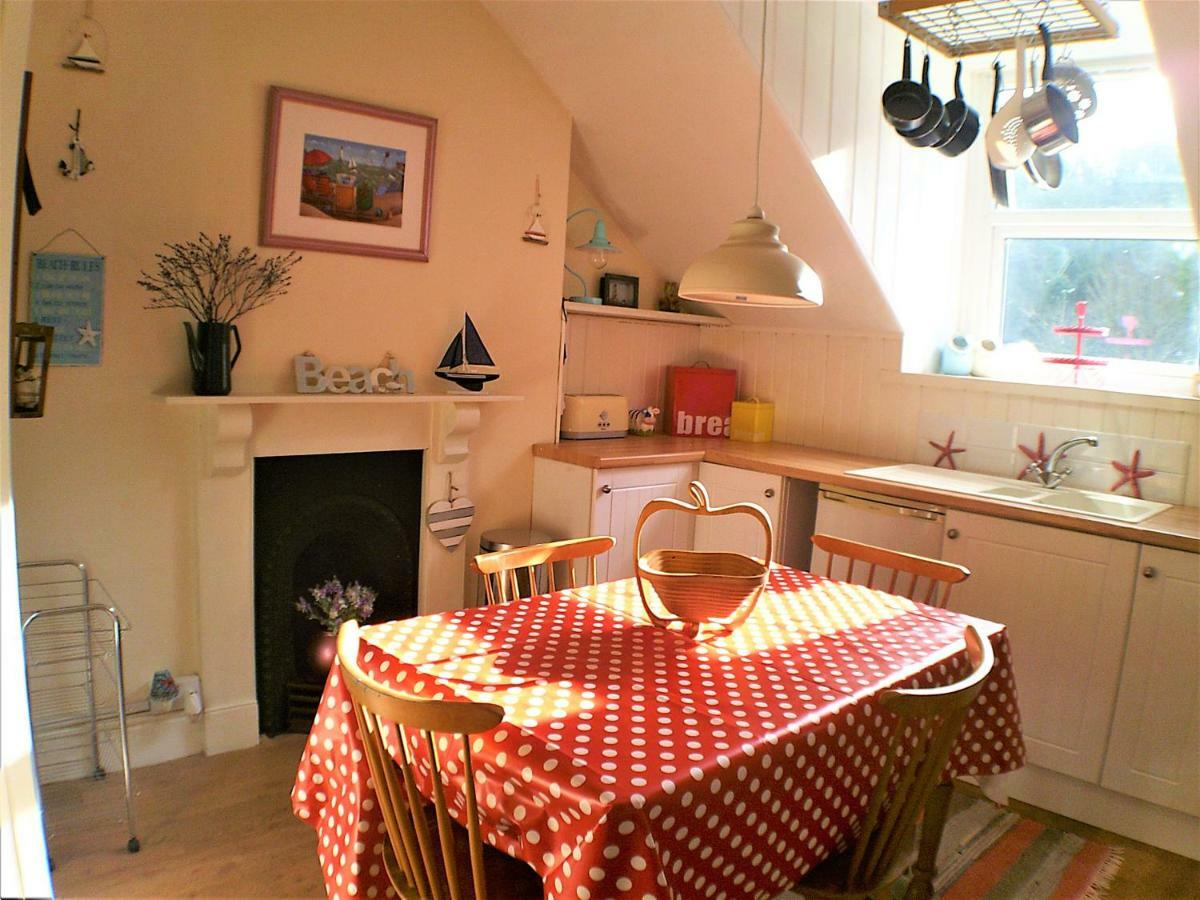 Happy Seaside Days In Combe Martin, Devon Apartment Exterior photo
