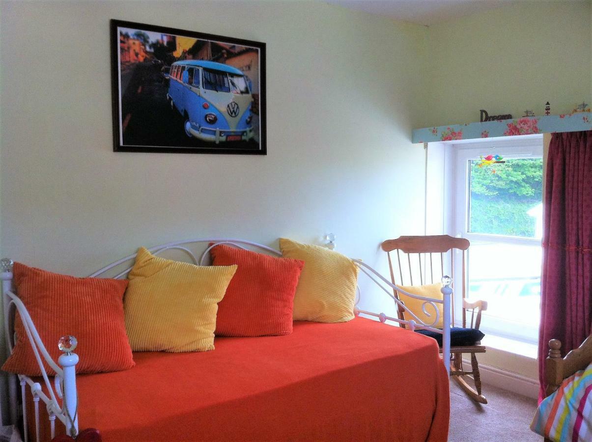 Happy Seaside Days In Combe Martin, Devon Apartment Exterior photo